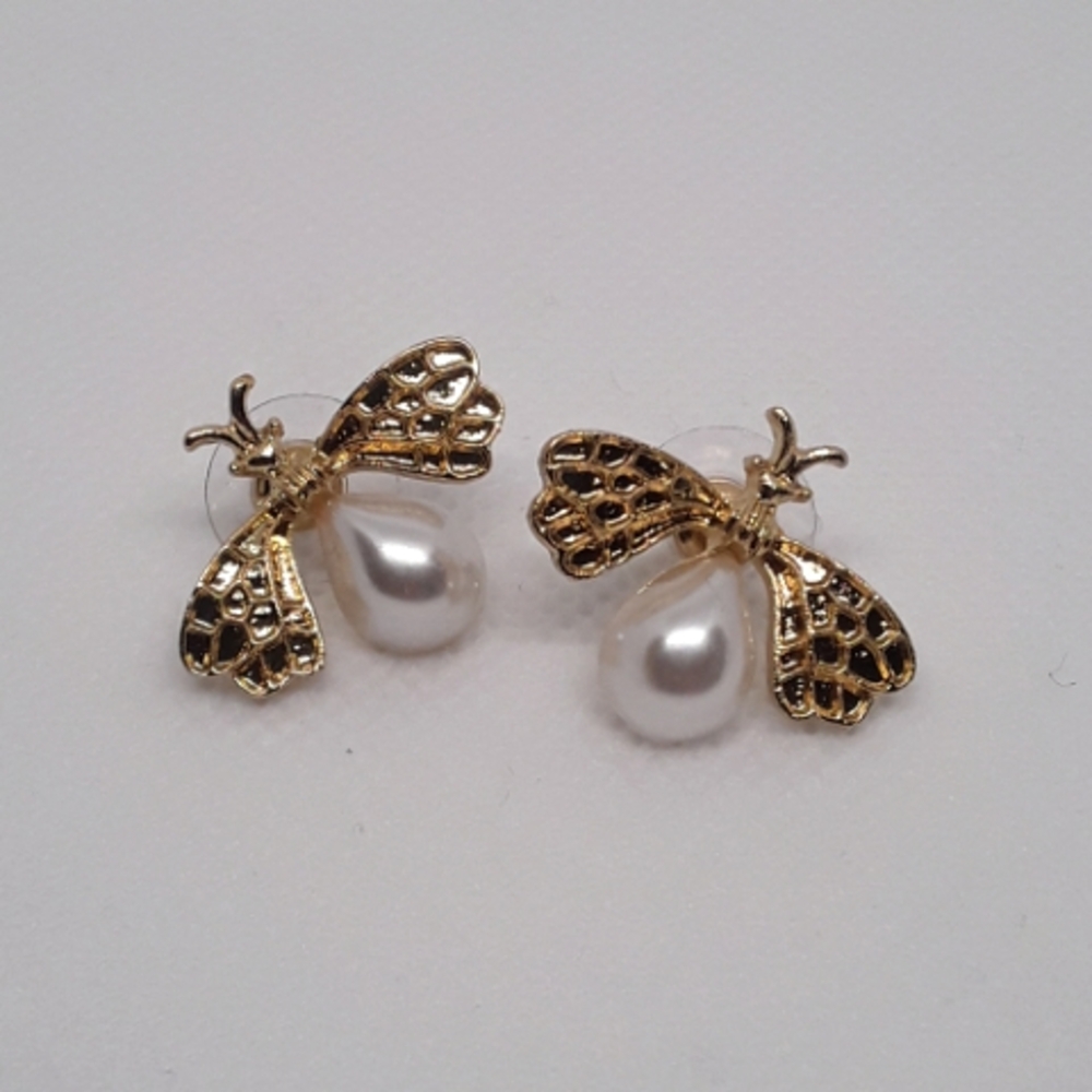 Gold Bee & Pearl Stud Earrings Elegant Nature Inspired Insect Jewelry